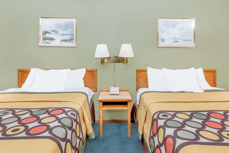 Super 8 By Wyndham Butler Hotel Luaran gambar