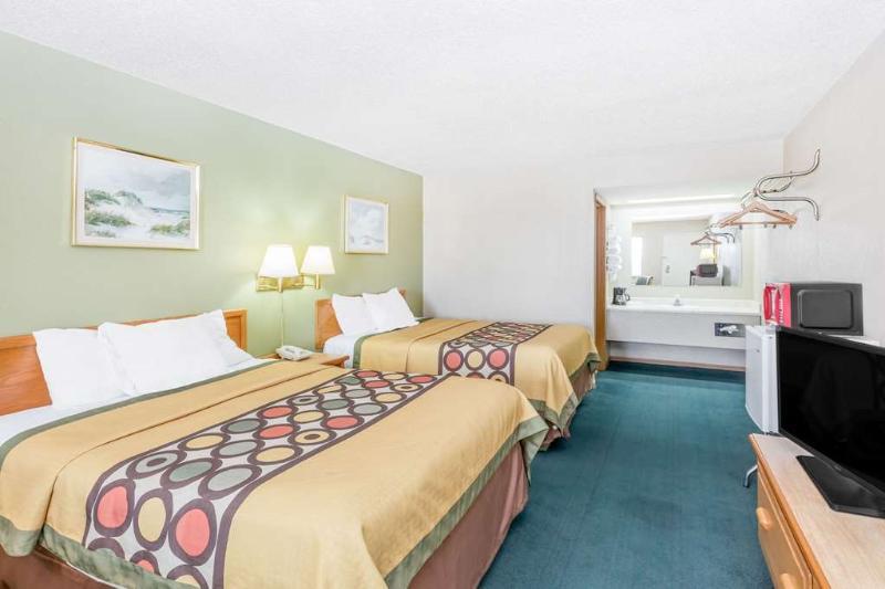 Super 8 By Wyndham Butler Hotel Luaran gambar